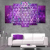 Diese fünfteilige Leinwand zeigt das Flower of Life Sacred Geometry Muster in violetten und purpurroten Tönen vor einem dunkleren