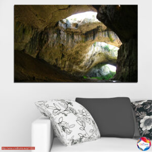 Devetashka Cave'i sisevaade lõuendil