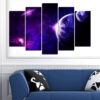 Tento pětidílný canvas zobrazuje planety vznášející se v modrofialové a purpurové mlhavině