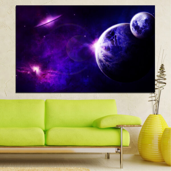 Violetti Nebula ja Planeetta Canvas Print