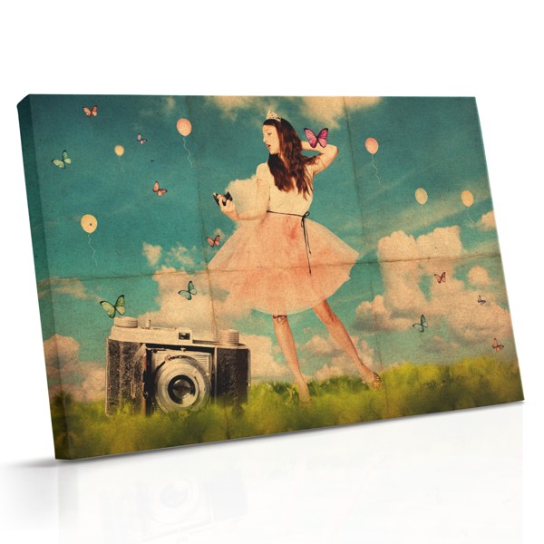 Un collage moda retrò che combina layout di riviste vintage con fotografia di ritratti
