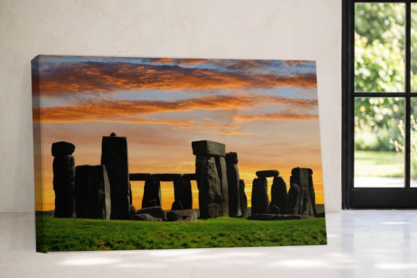 Stonehenge bei Sonnenuntergang Leinwanddruck - an der Wand in einem Raum