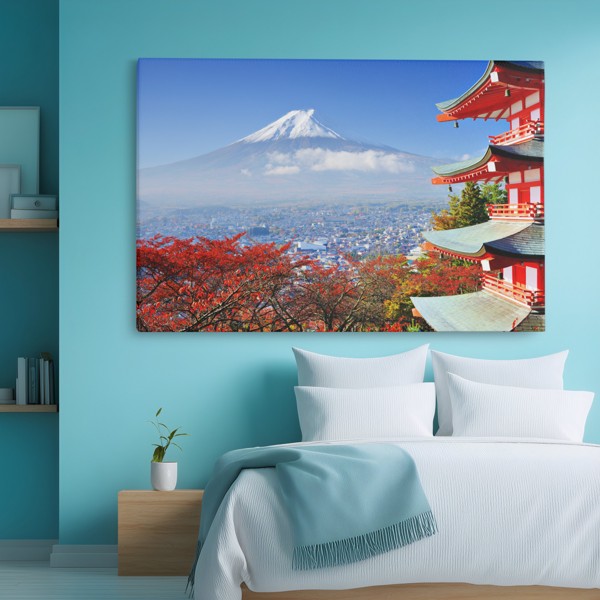 Japonų miesto ir kalno canvas spausdinys - ant sienos interjere