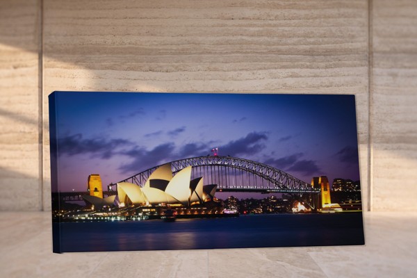 Νυχτερινή Γέφυρα Πόλης Πάνω από Νερό Canvas Print - στον τοίχο σε εσωτερικό χώρο