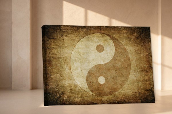 Buddha Meditationslærred med Feng Shui Symbol - på væggen i et interiør
