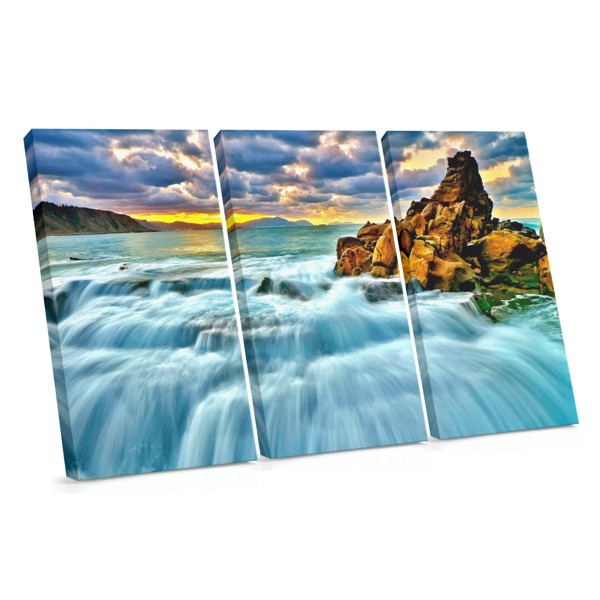 Waterfall Over Mossy Rock Canvas Print