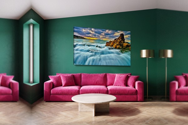 Waterval Over Mosachtig Rots Canvas Print - aan de muur in een interieur