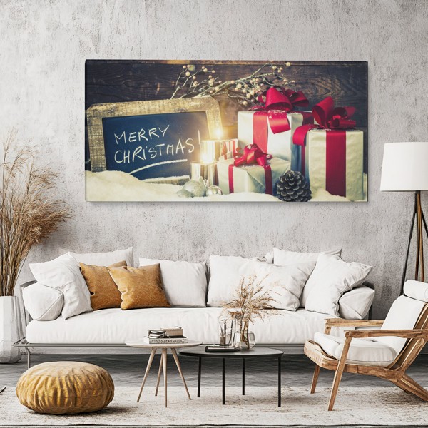 Ajándékdoboz fenyőággal és díszgömbös vászonnyomat - a falon, enteriőrben