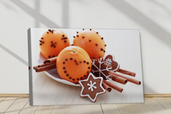 Kaneelgebak Kerstmis Canvas Print - aan de muur in een interieur