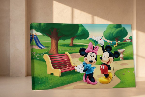 Mickey og Minnie Mouse lærredsprint - på væggen i et interiør
