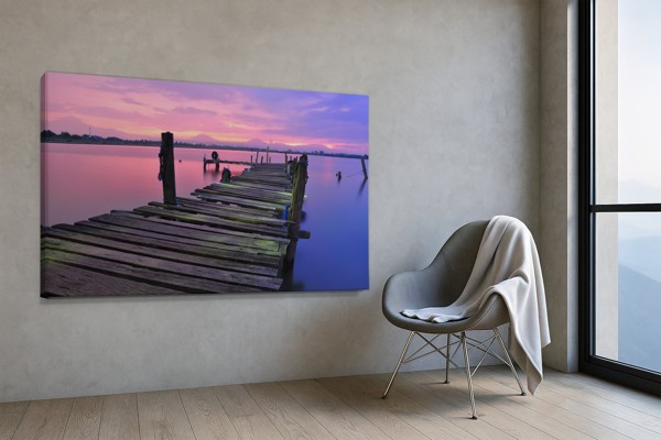 Lienzo Romántico del Lago - Atardecer sobre el Agua - en la pared de un interior