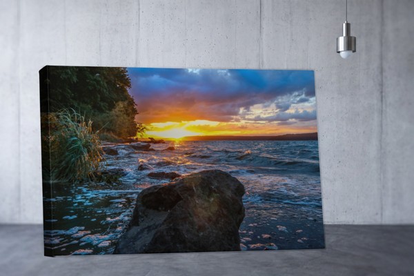 Indonesischer Sonnenuntergang über dem Meer Leinwanddruck - an der Wand in einem Raum