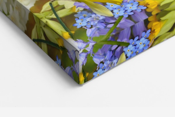Lentebloemen Boeket Canvasprint - aan de muur in een interieur