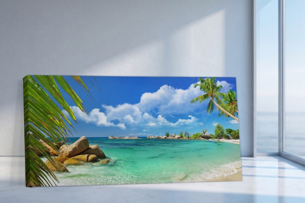Toile Cabine de Plage Usée - Scène Côtière - au mur dans un intérieur