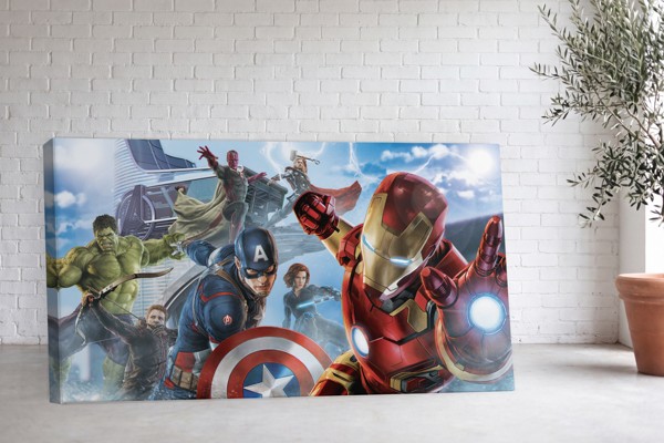 Avengers samler helte lærredstryk - på væggen i et interiør