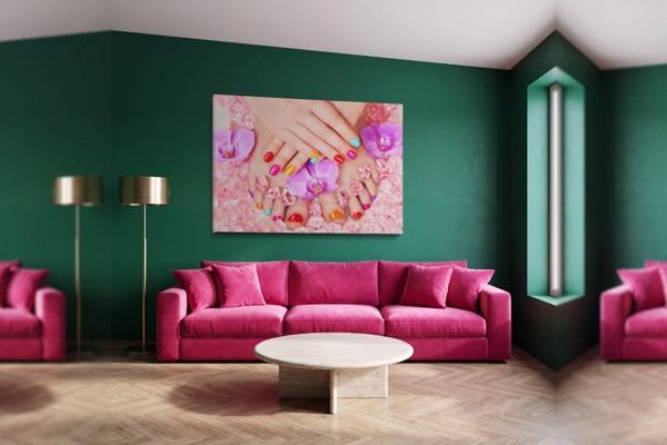 Tablou Canvas Unghii Roz Bubble Gum - pe perete într-un interior