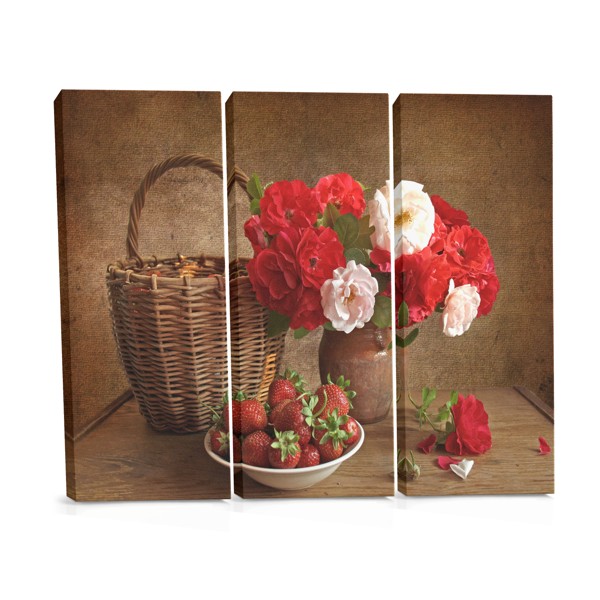 Tisk na plátně Košík s květinami a jahodami