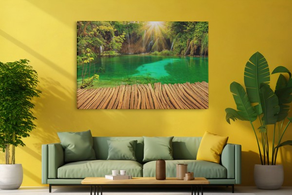 Toile Cascade Turquoise et Lac - au mur dans un intérieur