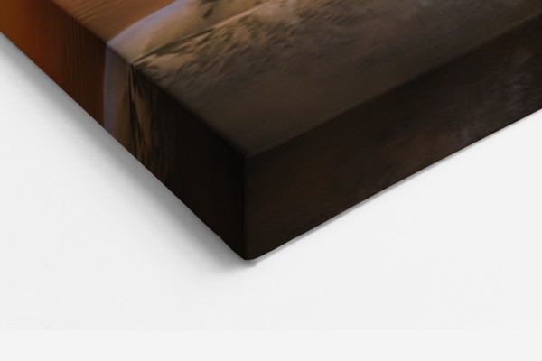 Impression sur Toile Deux Cygnes au Coucher de Soleil - au mur dans un intérieur