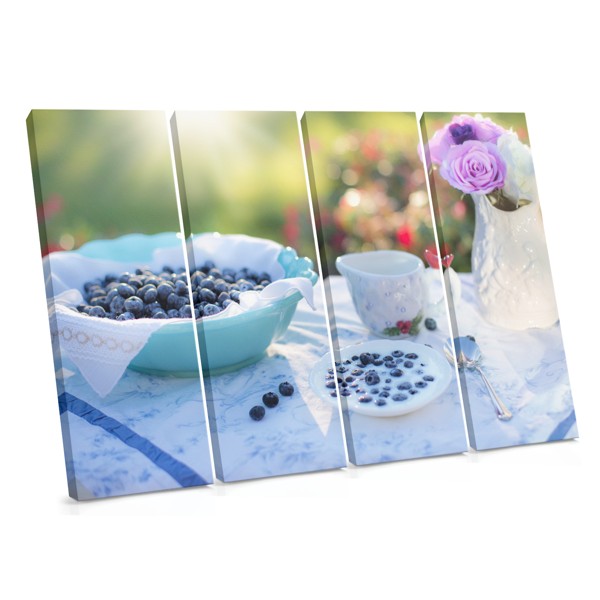 Frische Blaubeeren im Sommerlicht Leinwanddruck