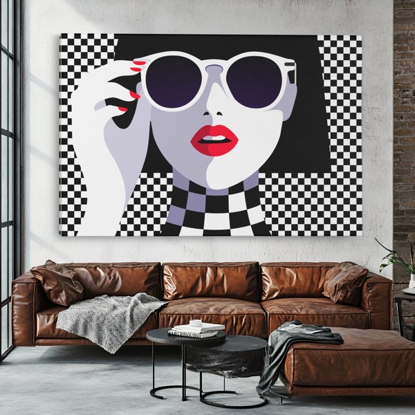 Punaisten huulten Pop Art -muotokuva kankaalla - seinällä huoneessa
