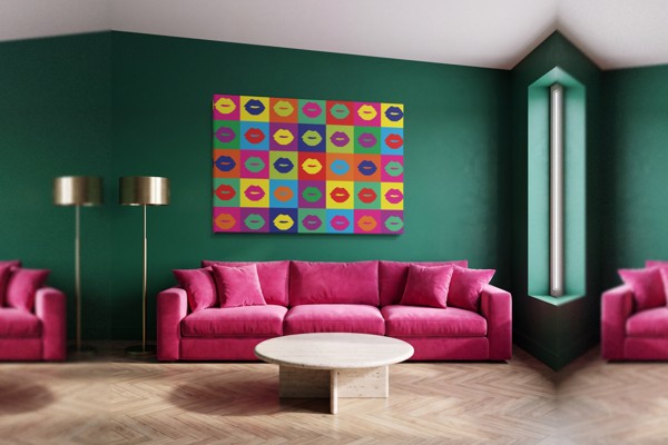 Pop Art Usta Druk na Płótnie w Odważnych Kolorach - na ścianie we wnętrzu