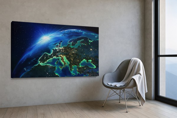 Erde aus dem Weltall Leinwanddruck - Blauer Planet - an der Wand in einem Raum