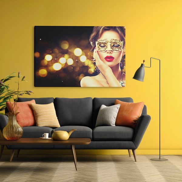 Porträt in goldenem Licht Leinwanddruck - an der Wand in einem Raum